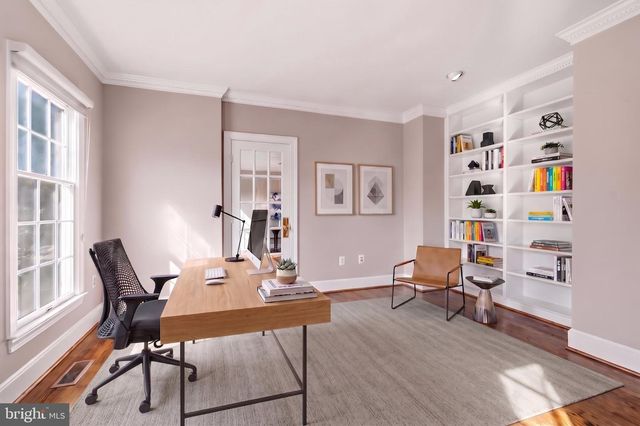 8811 SURREY CT, Alexandria, VA 22309