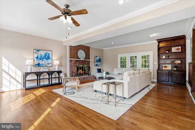 8811 SURREY CT, Alexandria, VA 22309
