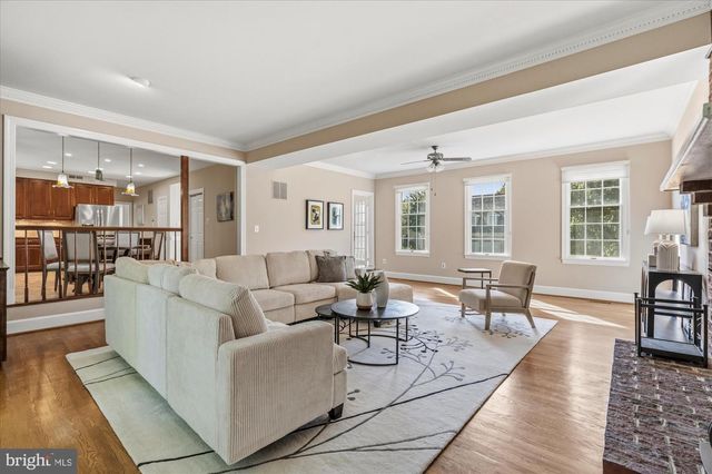 8811 SURREY CT, Alexandria, VA 22309