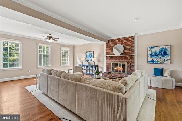 8811 SURREY CT, Alexandria, VA 22309