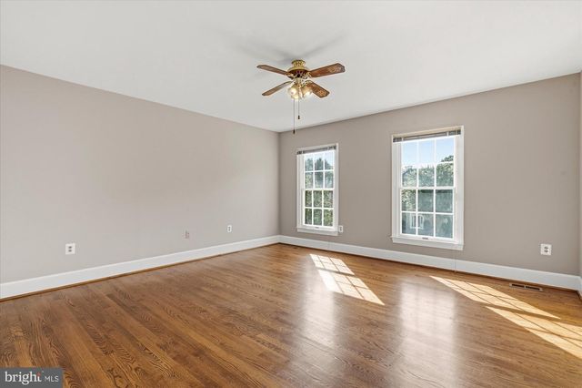 8811 SURREY CT, Alexandria, VA 22309