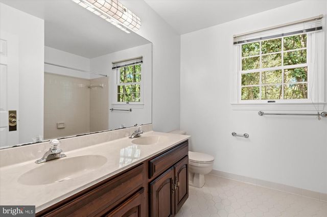8811 SURREY CT, Alexandria, VA 22309
