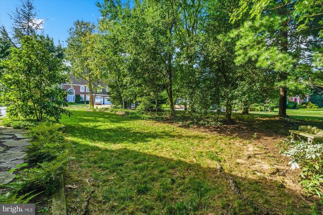 8811 SURREY CT, Alexandria, VA 22309