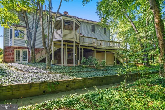 8811 SURREY CT, Alexandria, VA 22309
