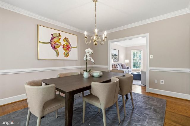 8811 SURREY CT, Alexandria, VA 22309