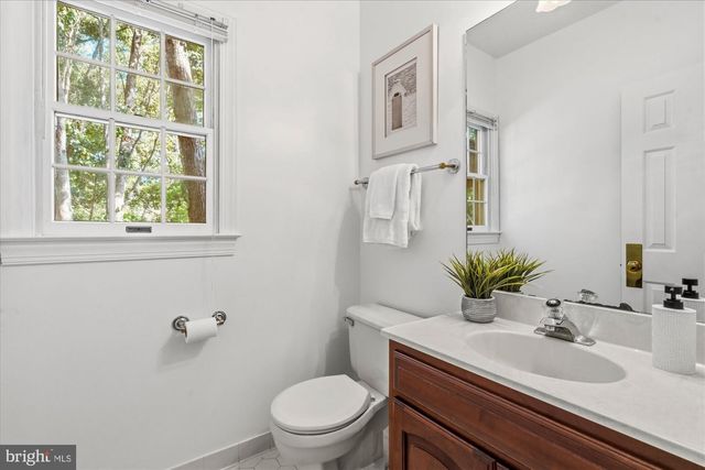 8811 SURREY CT, Alexandria, VA 22309