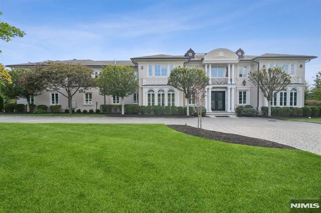 144 Truman Drive, Cresskill, NJ 07626