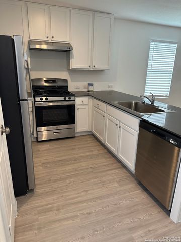 1830 Stonechat, New Braunfels, TX 78130