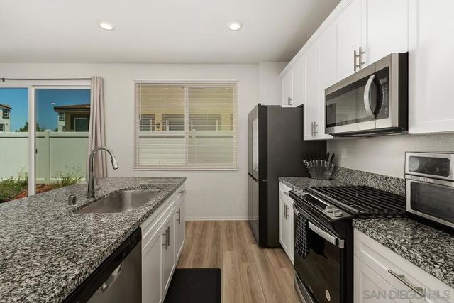 40303 Birchfield Drive, Temecula, CA 92591