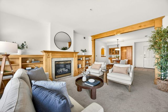 982 Golden Aspen Place, Ashland, OR 97520