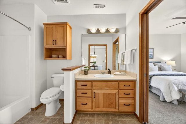 982 Golden Aspen Place, Ashland, OR 97520