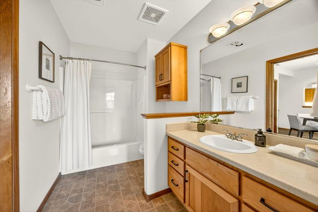 982 Golden Aspen Place, Ashland, OR 97520