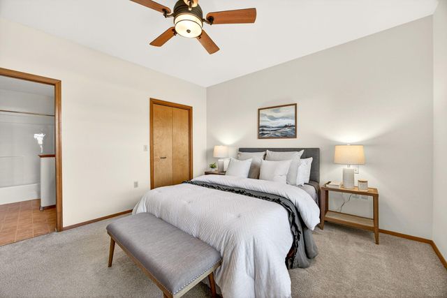 982 Golden Aspen Place, Ashland, OR 97520