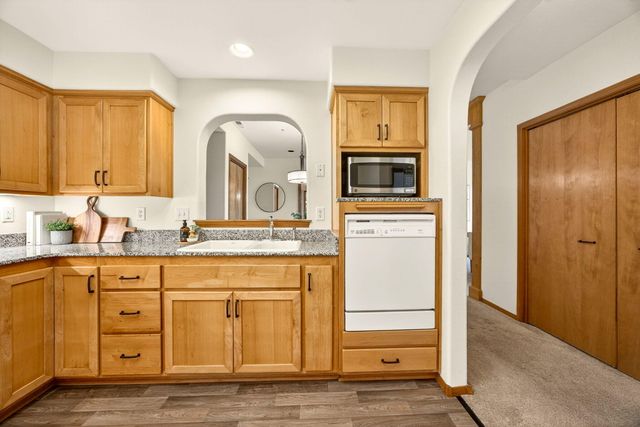 982 Golden Aspen Place, Ashland, OR 97520