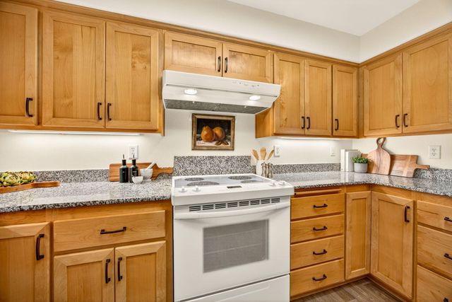 982 Golden Aspen Place, Ashland, OR 97520