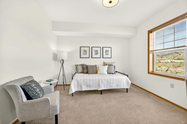 982 Golden Aspen Place, Ashland, OR 97520