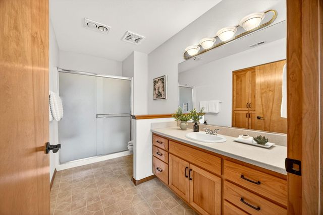 982 Golden Aspen Place, Ashland, OR 97520