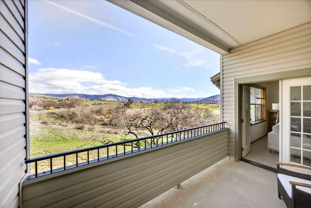 982 Golden Aspen Place, Ashland, OR 97520