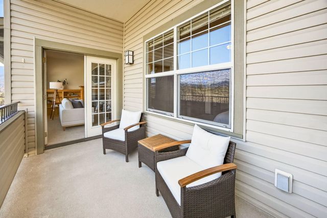 982 Golden Aspen Place, Ashland, OR 97520