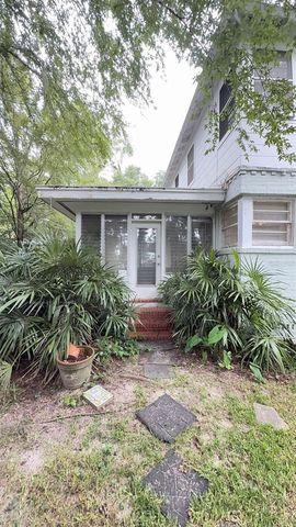 2721 SW 3RD PLACE, Gainesville, FL 32607
