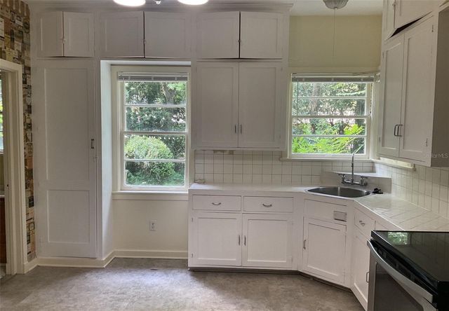 2721 SW 3RD PLACE, Gainesville, FL 32607