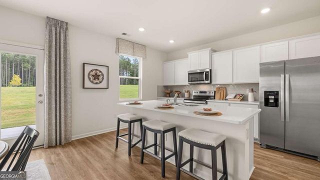 318 Friendship Oak Way, Hampton, GA 30228