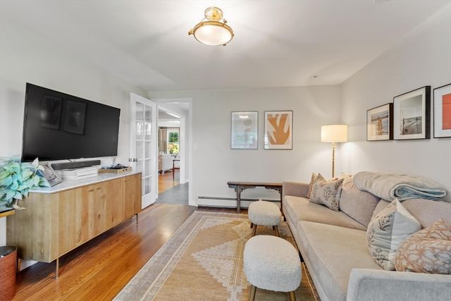 5 Adirondack Rd, Chelmsford, MA 01824