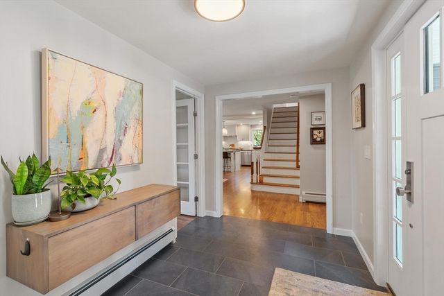 5 Adirondack Rd, Chelmsford, MA 01824
