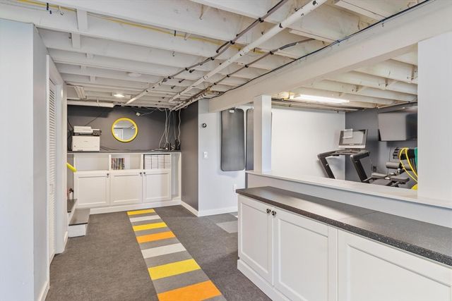 5 Adirondack Rd, Chelmsford, MA 01824