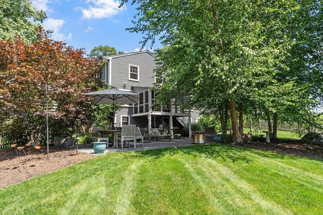 5 Adirondack Rd, Chelmsford, MA 01824