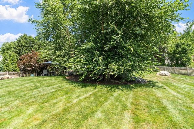 5 Adirondack Rd, Chelmsford, MA 01824