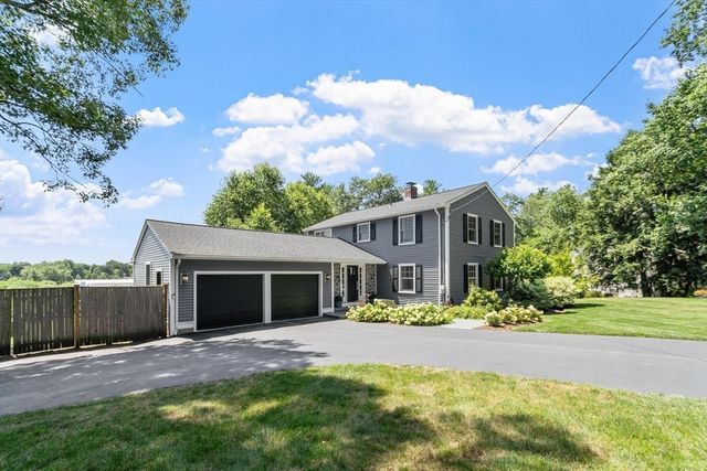 5 Adirondack Rd, Chelmsford, MA 01824