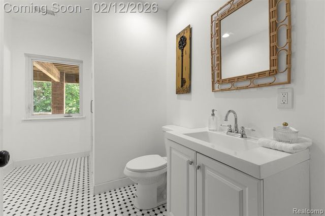 41901 8 Mile Road, Northville, MI 48167