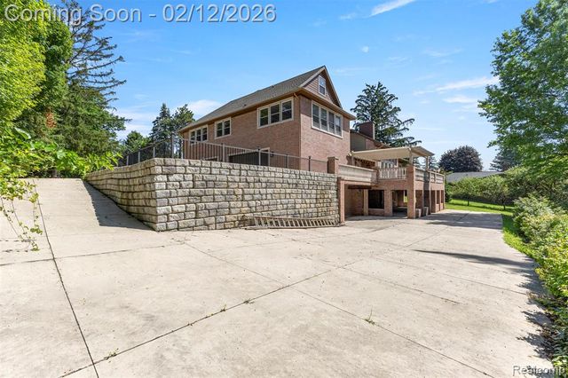 41901 8 Mile Road, Northville, MI 48167