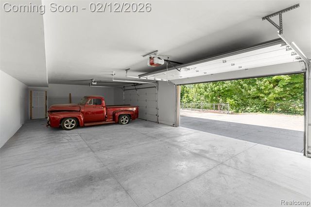 41901 8 Mile Road, Northville, MI 48167