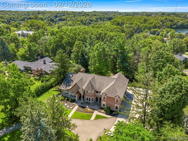 41901 8 Mile Road, Northville, MI 48167