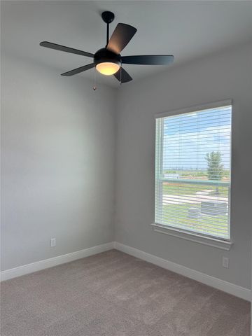125 Skyflower LN, San Marcos, TX 78666