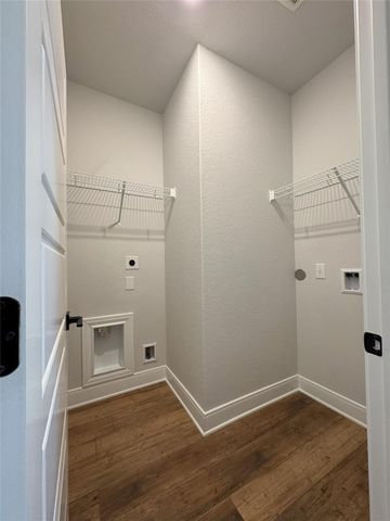 125 Skyflower LN, San Marcos, TX 78666