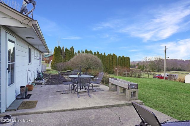 2649 Ft Pickens Rd, La Grange, KY 40031