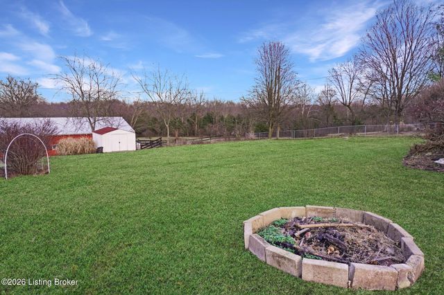 2649 Ft Pickens Rd, La Grange, KY 40031
