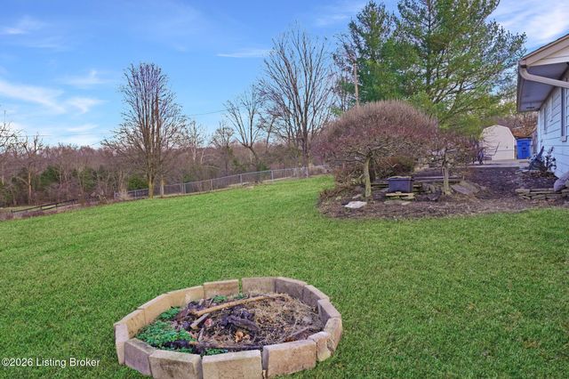 2649 Ft Pickens Rd, La Grange, KY 40031