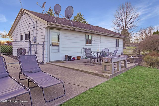 2649 Ft Pickens Rd, La Grange, KY 40031