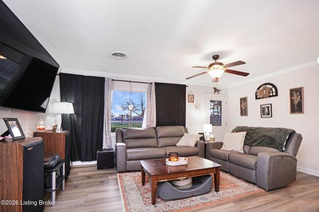 2649 Ft Pickens Rd, La Grange, KY 40031