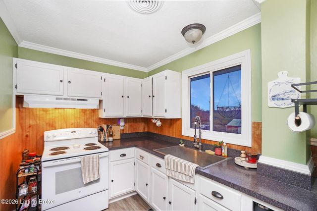 2649 Ft Pickens Rd, La Grange, KY 40031