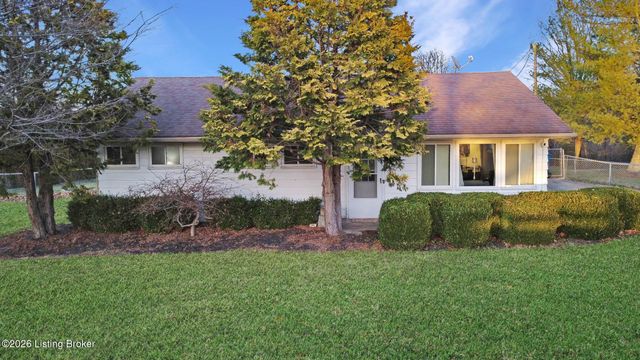 2649 Ft Pickens Rd, La Grange, KY 40031