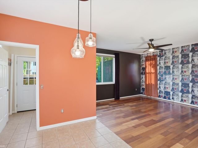 90 W Milton Avenue, Hazel Park, MI 48030