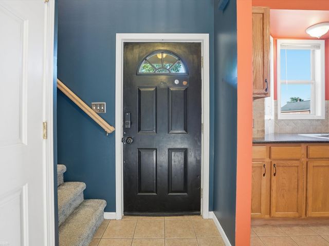 90 W Milton Avenue, Hazel Park, MI 48030