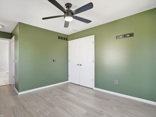 90 W Milton Avenue, Hazel Park, MI 48030