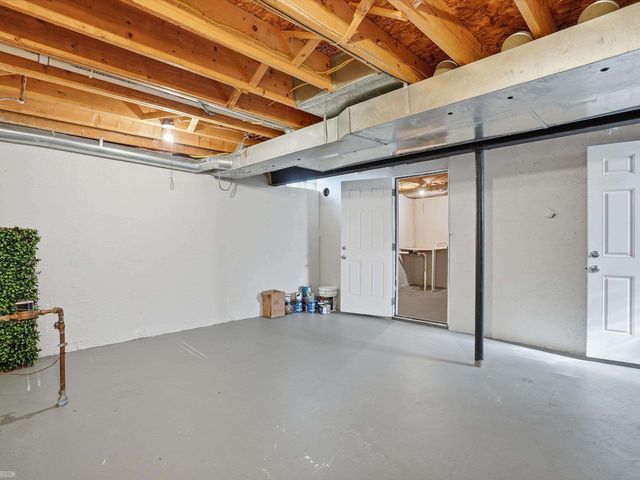 90 W Milton Avenue, Hazel Park, MI 48030