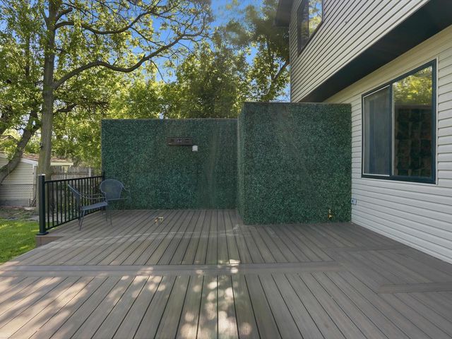 90 W Milton Avenue, Hazel Park, MI 48030